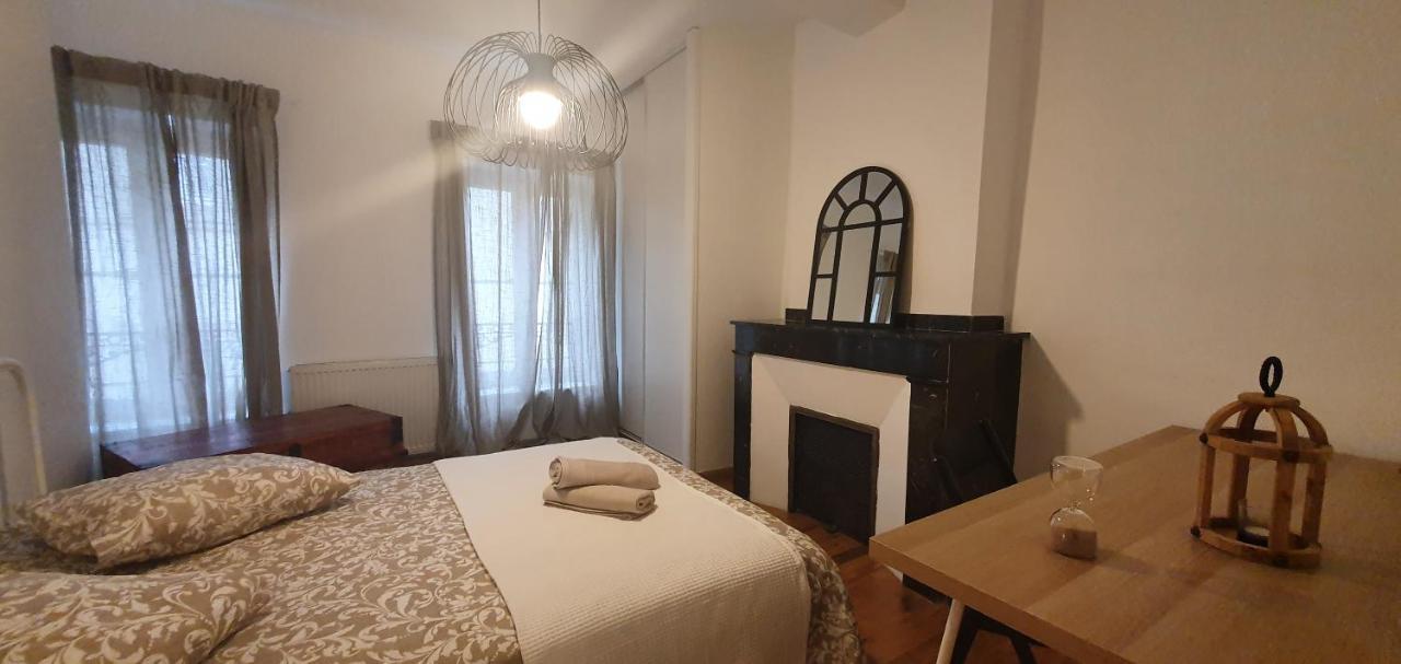 Santocha : Appartement En Plein Coeur De Ville ! 卡尔卡松 外观 照片